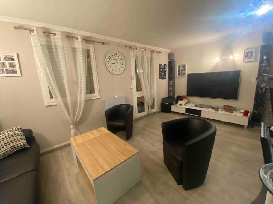 Chez Manu Meuble De Tourisme 2 Etoiles Pour 6 Personnes - 3 Chambres Villeparisis Exterior photo